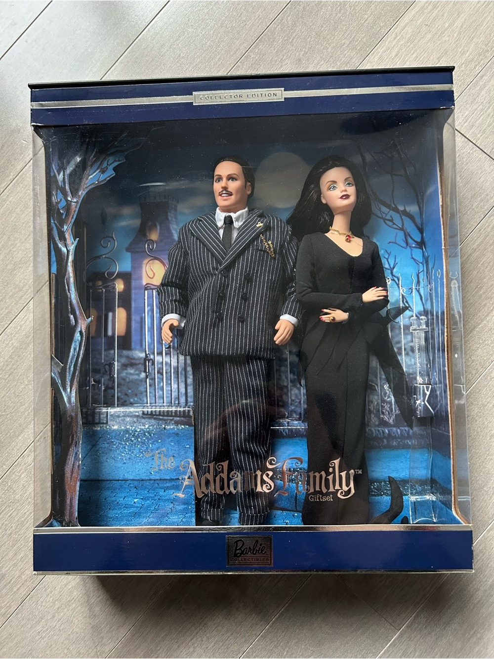 Collector Edition Addams Family Barbie And Ken Doll Gift Set